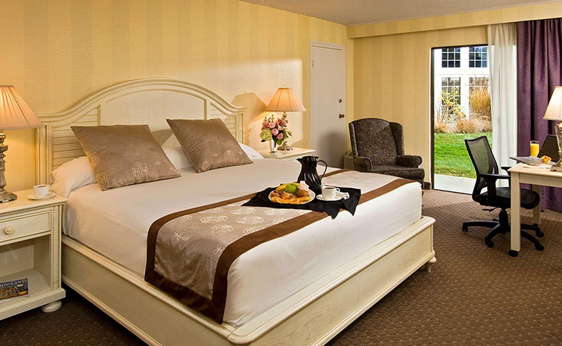 Margaritaville Resort Cape Cod Hyannis Exterior photo